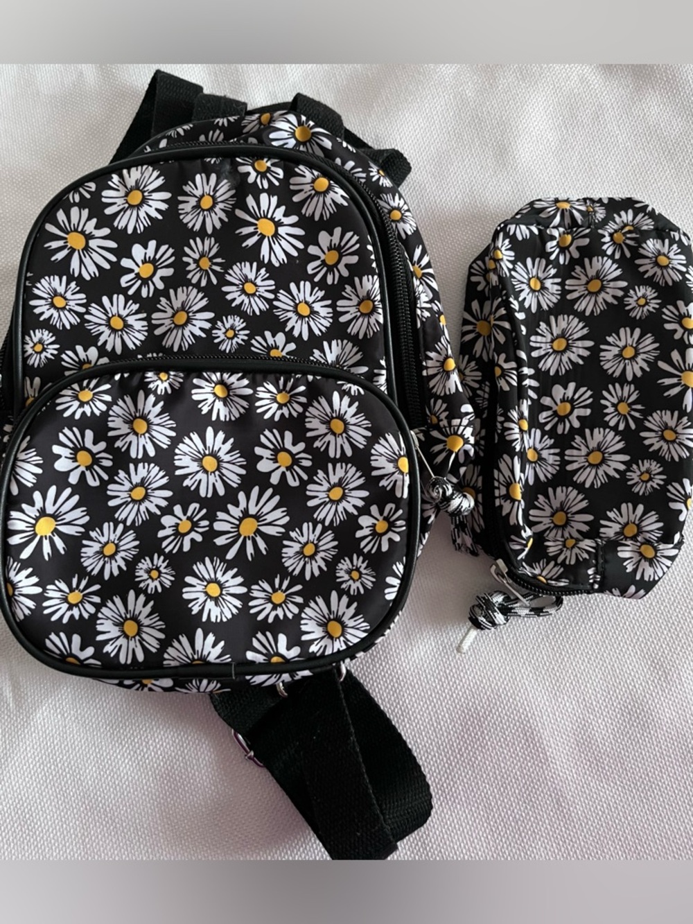 Art Class Daisy Print Kids Backpack and Pouch Set